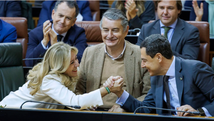 Juanma Moreno felicita a Carolina España